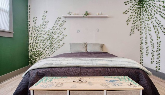 Charming Windsor Park Stay 1BR 1BA w Workspace