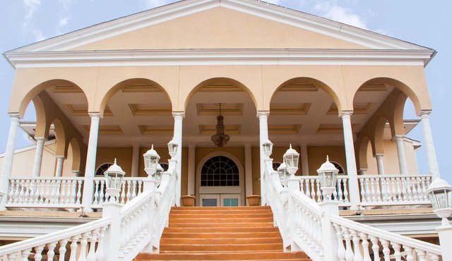 Chateau Suites
