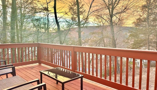 Chic Chalet River Views & Access