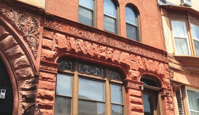 Classic Brooklyn Garden Apartment With Easy Access to Manhattan