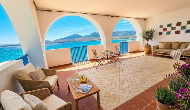 ClickSardegna - Villa Horizon with Hot Tub and View over the Bay of Nymphs