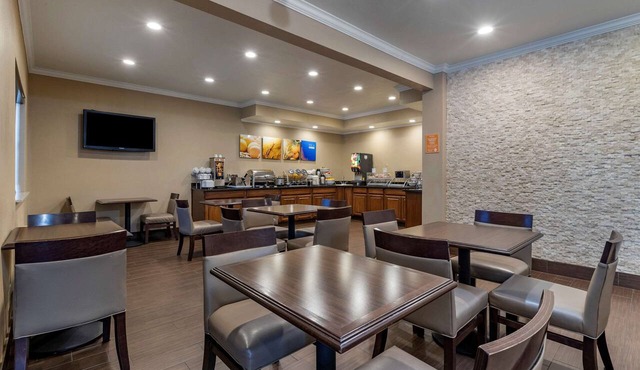 Comfort Inn & Suites Waterloo - Cedar Falls