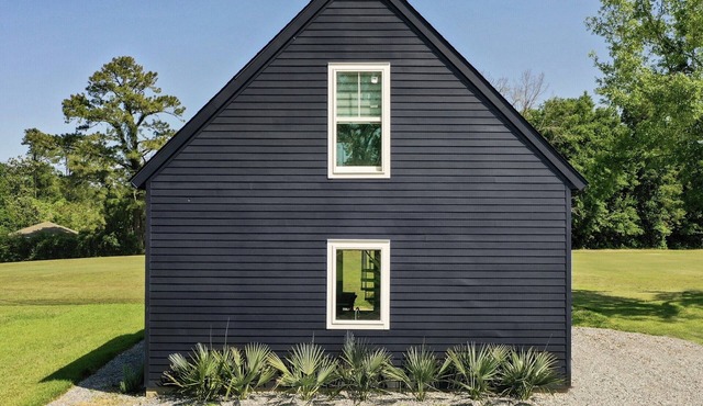 Contemporary coastal cottage