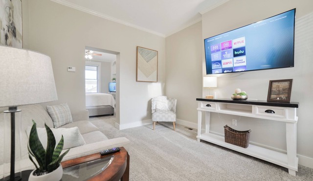 Corporate Apartment | Fast Wi-Fi | Fenced Parking | Walkable | Riverfront
