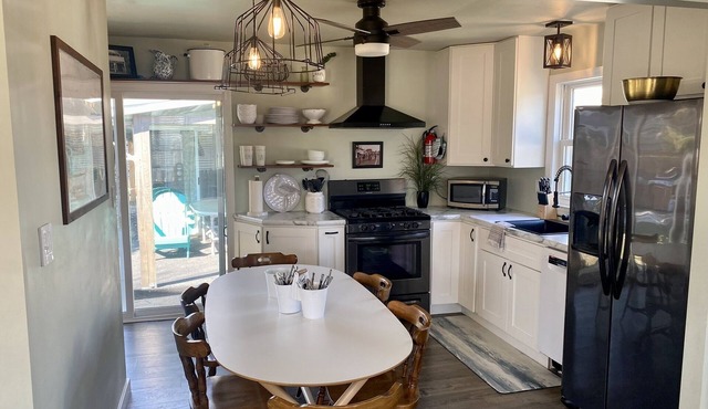 Cozy Beach Cottage in North Cape May - Home of Beautiful Sunsets