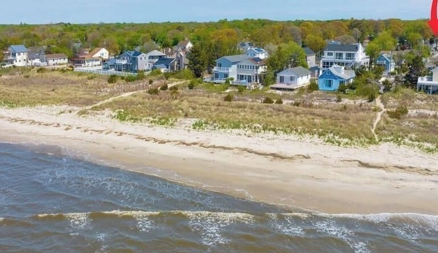 Cozy beach retreat, 3-Bedroom Home in Villas, NJ, with the Best Sunsets!