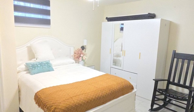 Cozy Private 1-br Basement Apt StatenIsland close to NYC Family & Pet Friendly