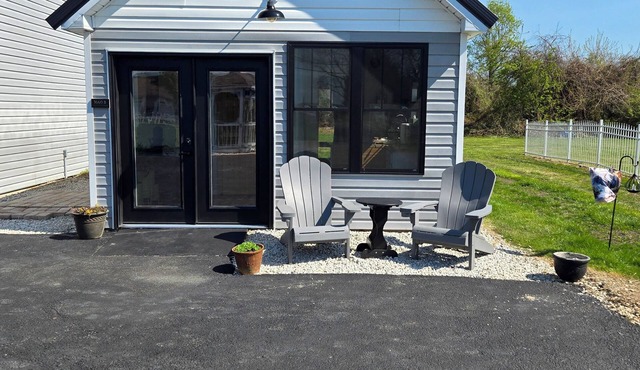 Cozy Tiny Home Near DE Turf & Bay Heron’s Nest Suite B 1BR w/AC, Dover
