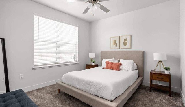 Cozysuites Upscale 2BR near Fashion Mall