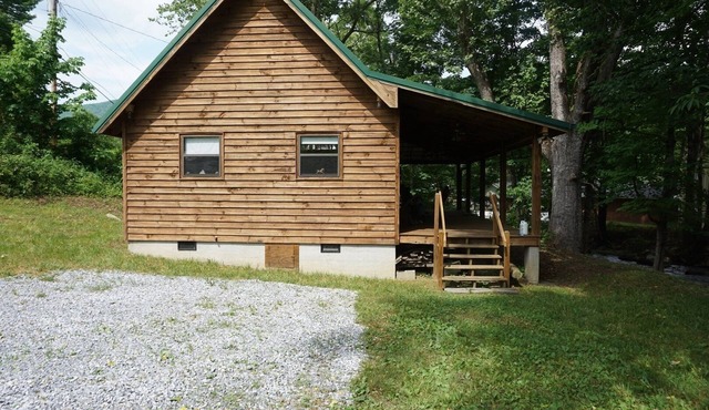 Creekside Cabin, high speed wifi, T Mobile and Verizon only phones work.