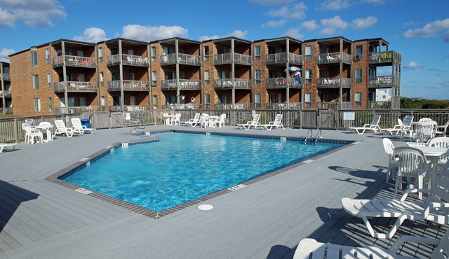 D109- Oceanfront Condo, 2 bedrooms, 2 baths, Community Pool, and Tennis!