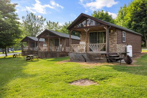 Deluxe Cabin7 Within Campground