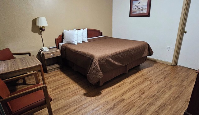 Deluxe Inn