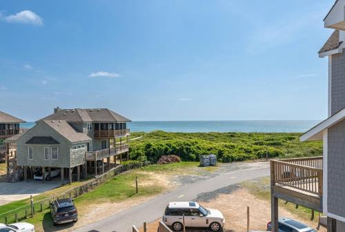 Dolphin View - Barrier Island Station Condo, Oceanfront, Indoor Heated Pool, Outdoor Pool, YR Flex Stays