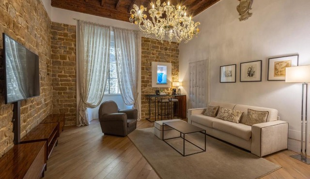 Donati Luxury Tower Suites