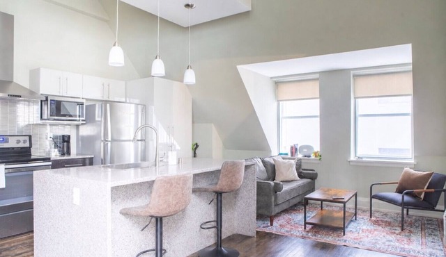 Downtown Luxury 1BR Loft · Walkable · Sleeps 4