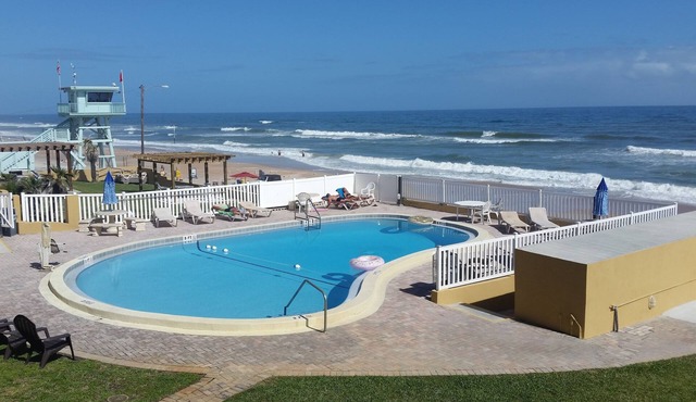 Driftwood Beach Motel