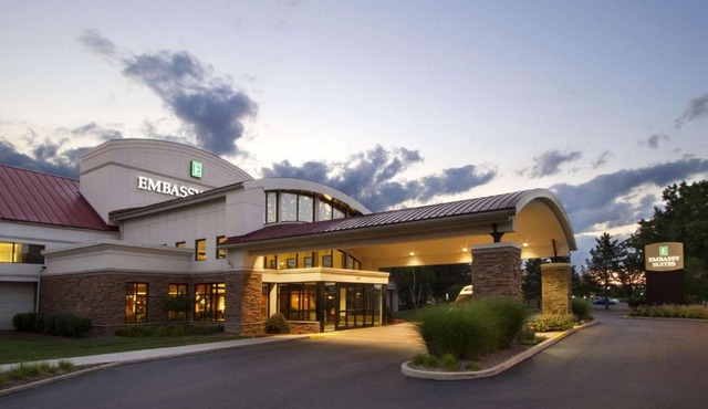 Embassy Suites by Hilton Detroit Metro Airport