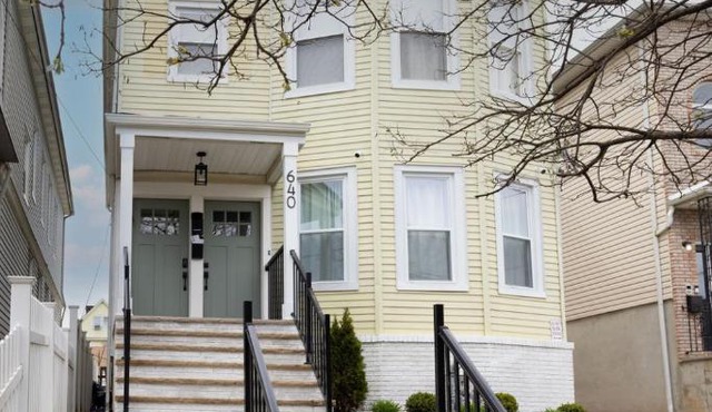 Excellence by Urooms Apartments Near NYC and Newark Airport with Parking