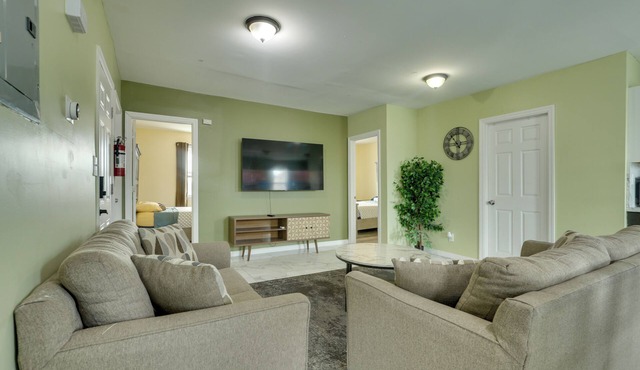 Explore NYC, Parks & Beaches! Top-Floor Apt