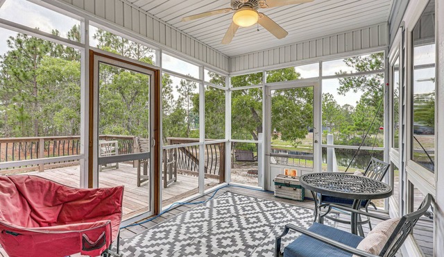 Family-Friendly Harrells Home w/Fire Pit + Kayaks