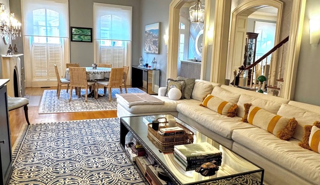 Fantastic house with lots of parking in downtown Annapolis, steps to the USNA!