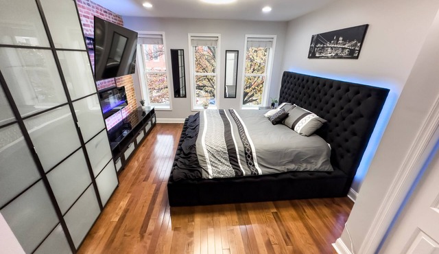 Federal Hill Luxury Loft w/Rooftop Deck & Parking!
