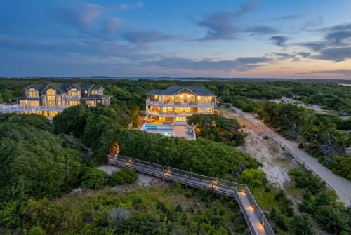 Fitzgerald Estate No Resort Fee Sleeps 30 Weddings & Events OBX