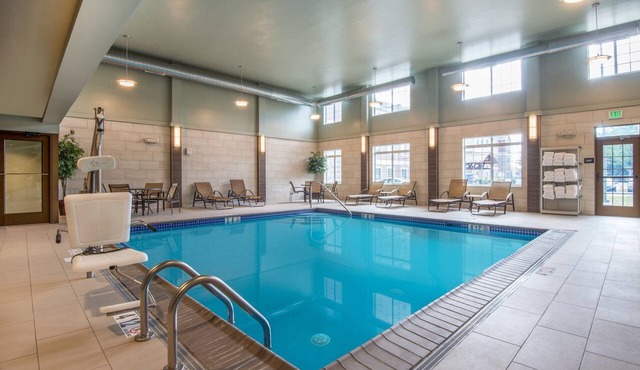Free Breakfast Buffet. Indoor Pool. Studio Near Lehigh Valley International Airport