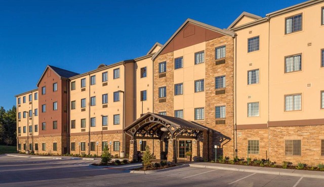 Free Breakfast. Pool. Great for Business Travelers!