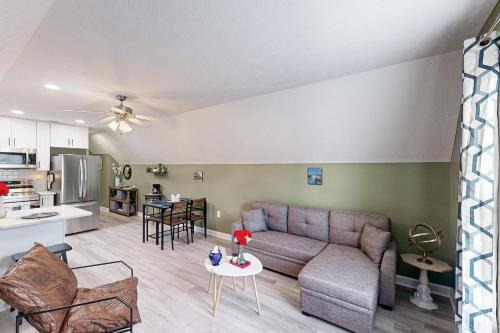 Golf, Hike & Explore! Pet-Friendly Home in Cameron