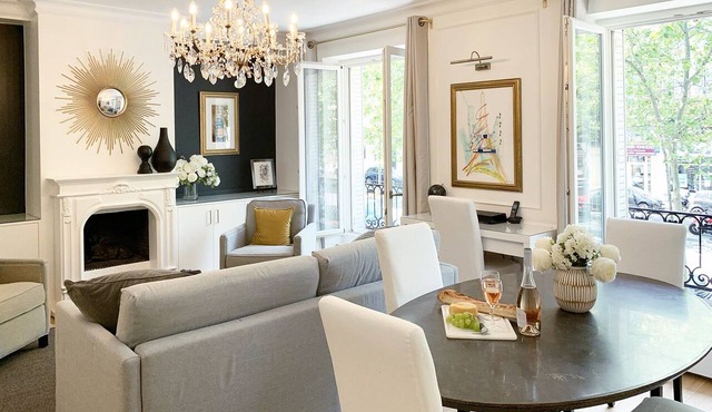 Gorgeous Light-Filled 2 Bedroom in the Sought-After Left Bank