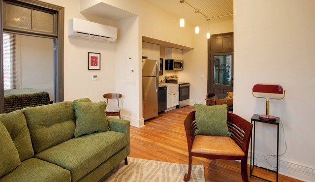 Great for Med Professionals! Dtwn Florence Condo