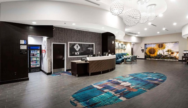 Hampton Inn & Suites - Raleigh Downtown