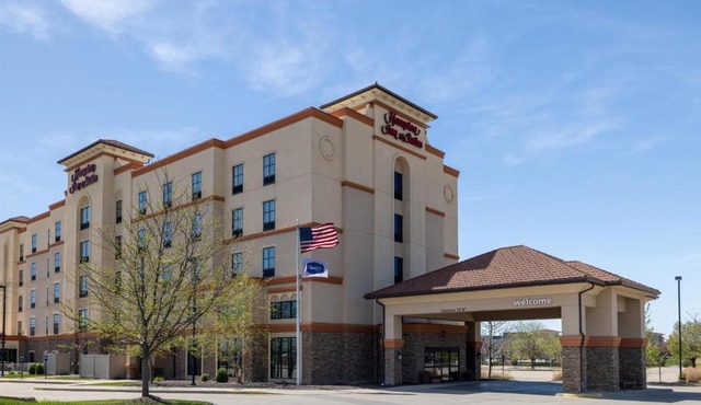 Hampton Inn & Suites West Des Moines Mill Civic