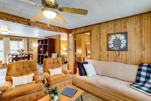 Heber Springs Cabin w/Deck: 3 Mi to Sugarloaf Mtn