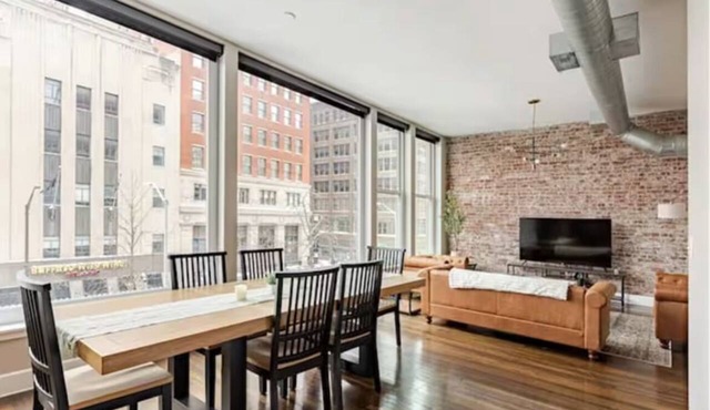 High End Downtown Indy 1BR Walk to Gainbridge Fieldhouse