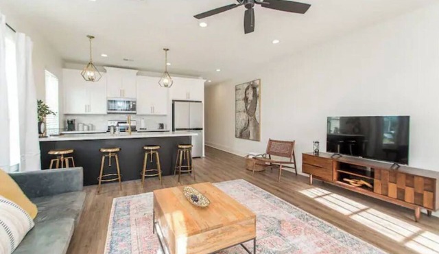 HiSTORIC DOWNTOWN HAMMOND CONDO 2 bed, 2 bath