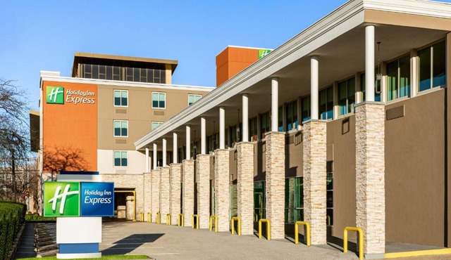 Holiday Inn Express Baltimore at the Stadiums by IHG