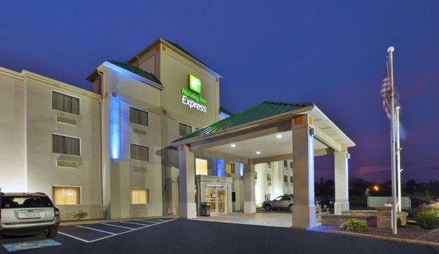 Holiday Inn Express Irwin PA TPK Exit 67 by IHG
