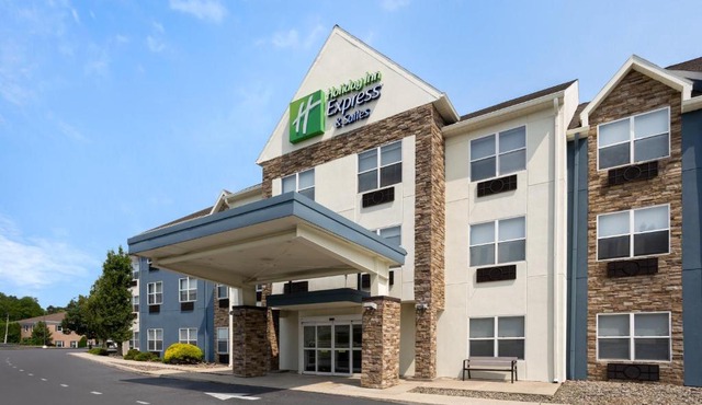 Holiday Inn Express & Suites Wyomissing by IHG