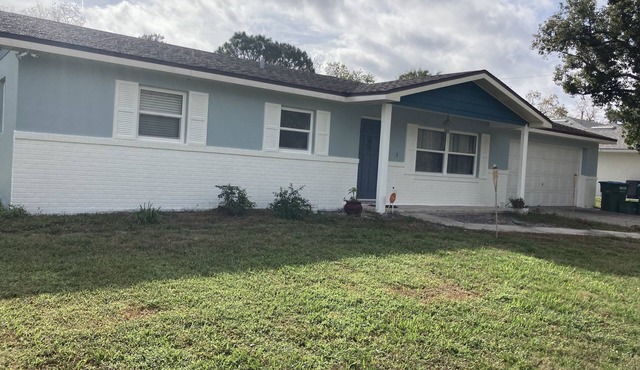 Home w/golf course access & nature trails!