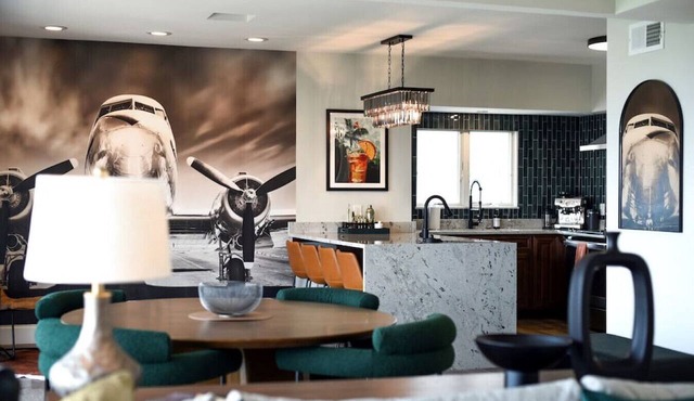 ★ HostWise Stays ★ Grandview Ave Luxe - Sweeping City Views & More!