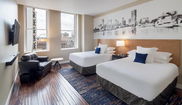 Hotel RL Baltimore Inner Harbor
