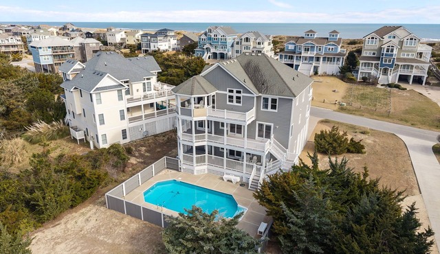 House with AC, fireplace, & private hot tub