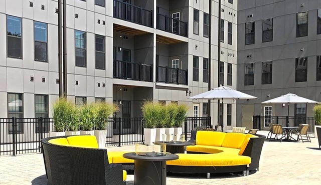 Immaculate Luxury Suite 121- Queen