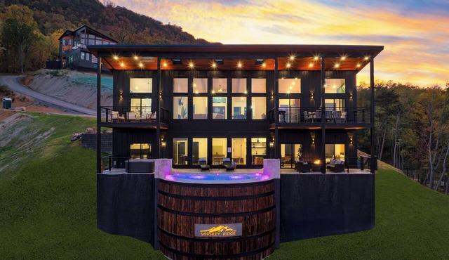 Infinity Pool, Hot Tub, Game Room, Panoramic Views | Whiskey Ridge by AvantStay