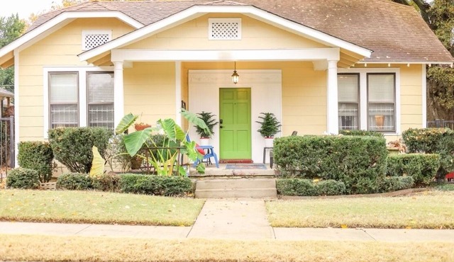 J Birds' Bungalow