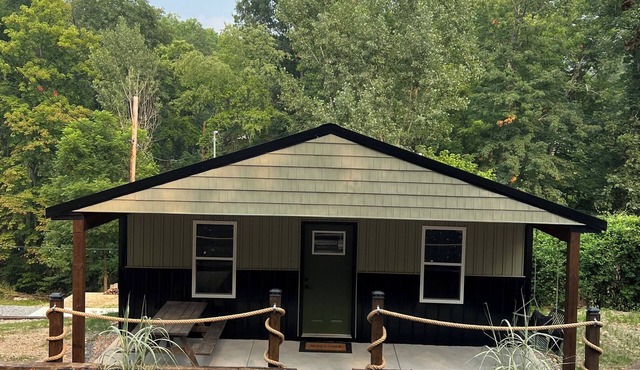 Lake cabin, steps from dock 1