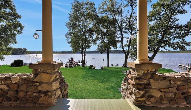 Lake Front Home close to Great Hiking Trails & just 60 minutes from NYC